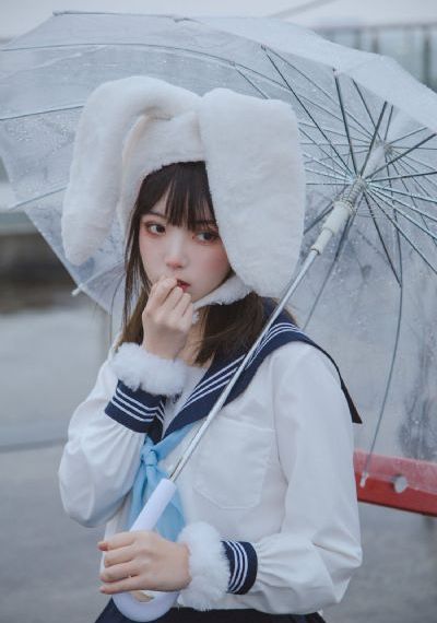 叶玉卿《情不自禁》在线
