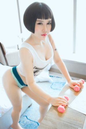 娇妻蒙着眼睛被按摩师3p