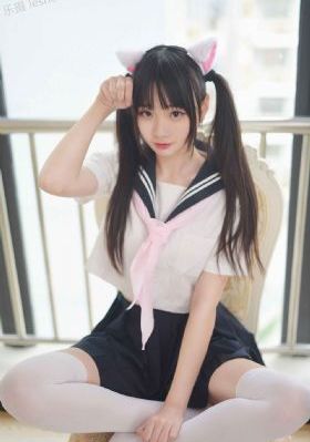 三男一女吃奶添下面视频