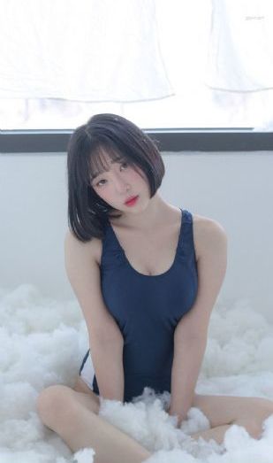 大胸女大学生